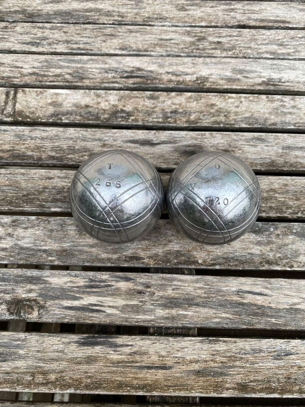 Boules de p&eacute;tanque JB anciennes 720 g -" striage crois&eacute; rare"- collection / joueur Sports