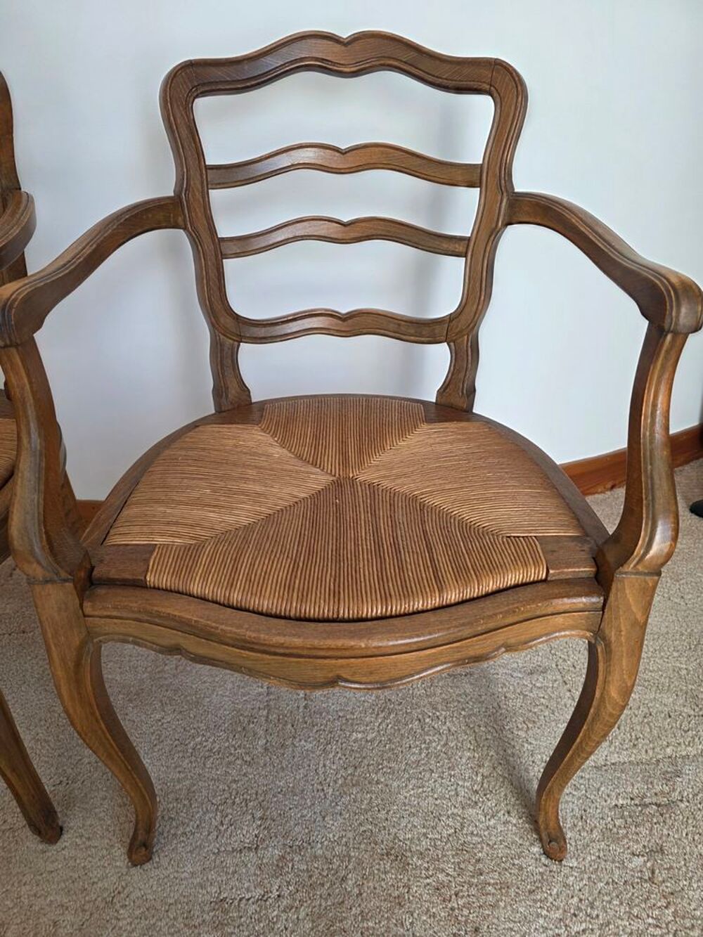 Lot de 2 Fauteuils Chaises anciens style Proven&ccedil;al Louis XV Meubles