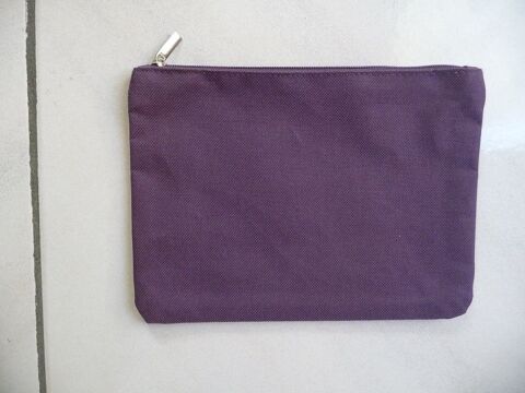 Trousse violette NEUVE 6 Celles-sur-Belle (79)