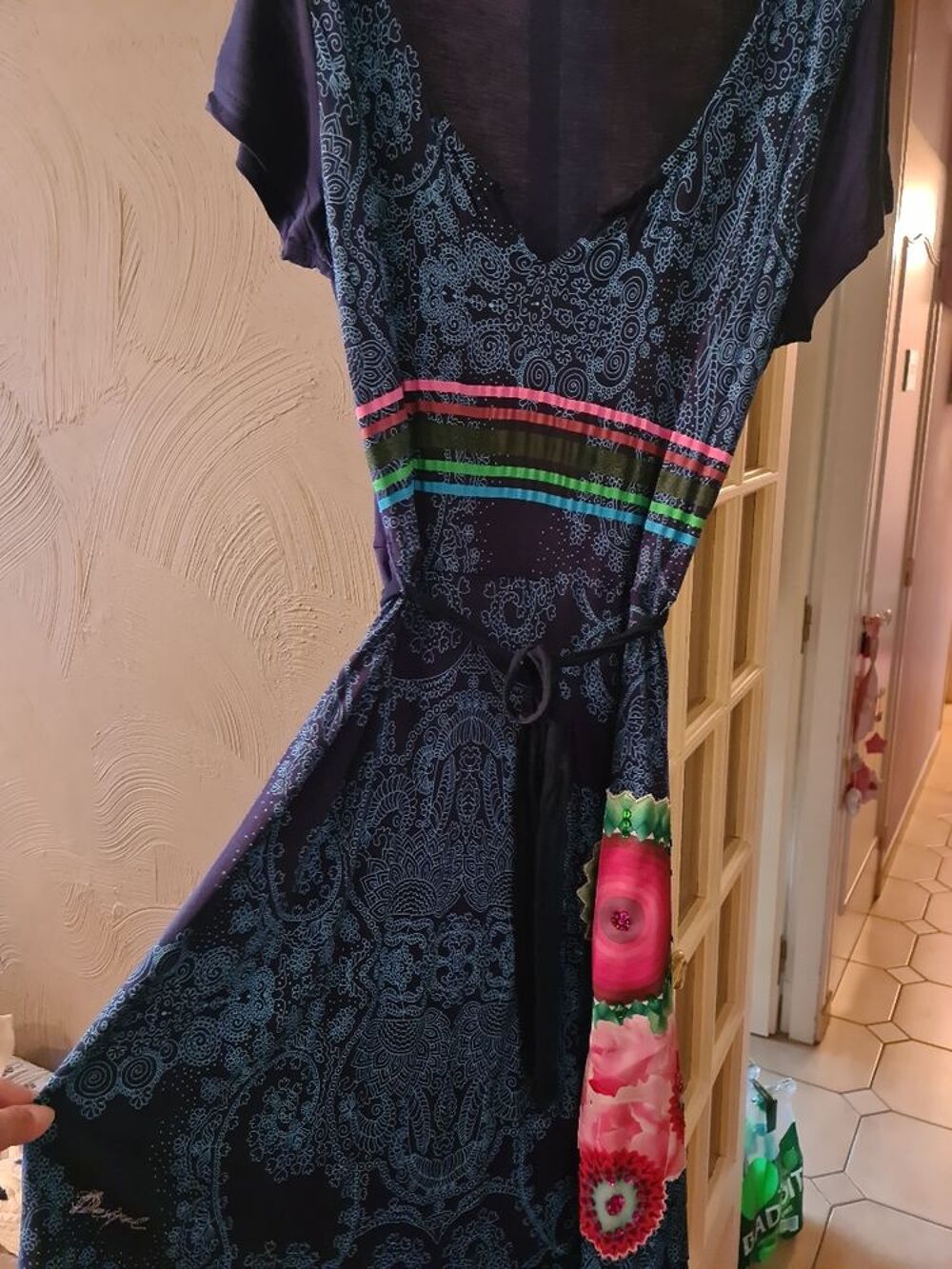 Tr&egrave;s belle robe Desigual Taille XL. Port&eacute; 1 saison. Vêtements