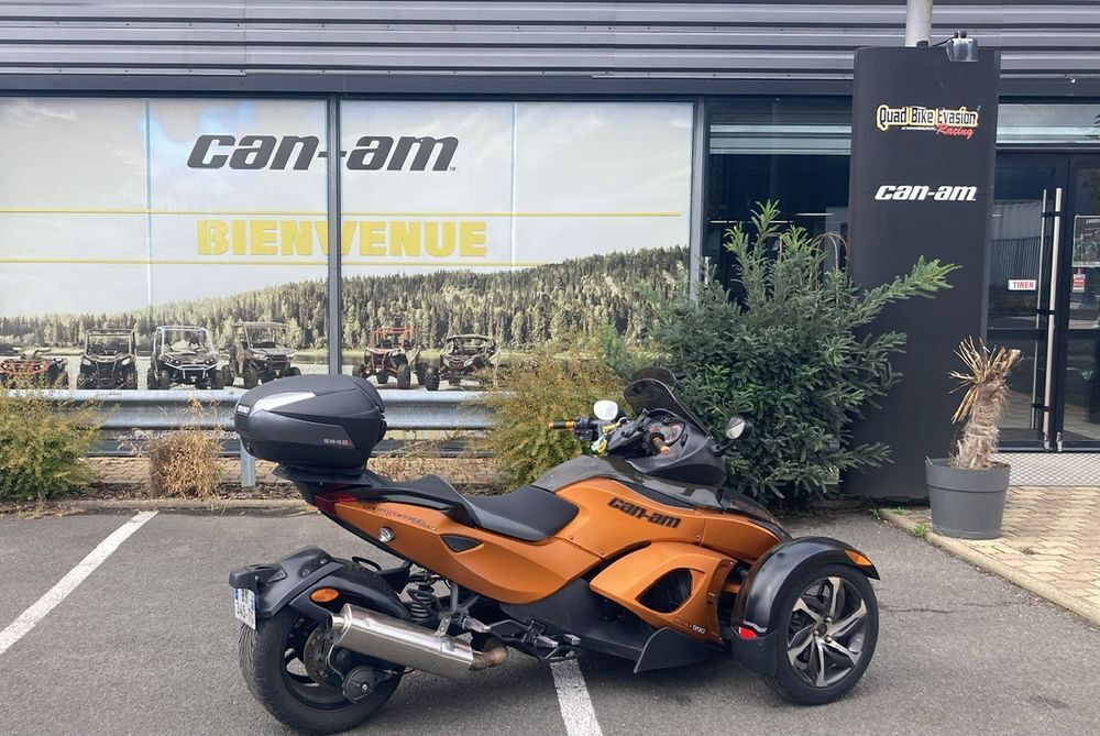 CAN AM 2011 occasion 16100 Cognac
