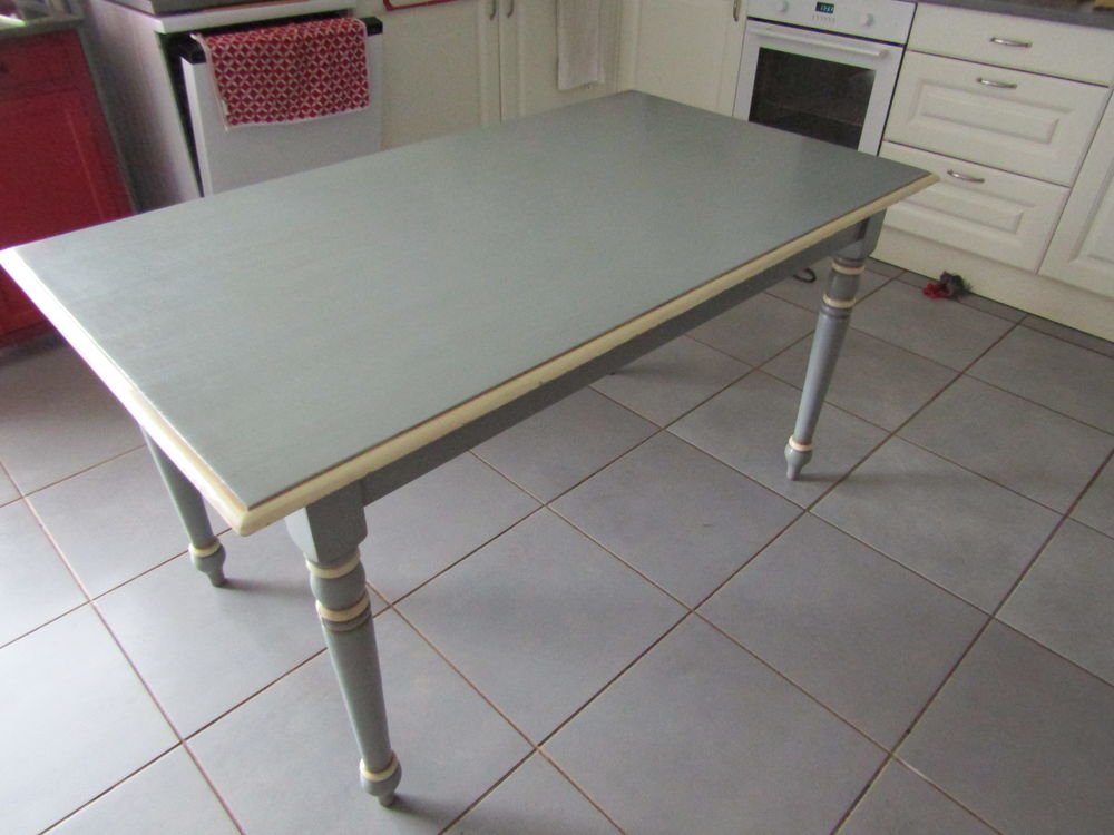 TABLE EN BOIS COULEUR GRISE Meubles