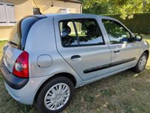 Clio II Clio 1.5 dCi 80 Confort Pack Clim Authentique 2004 occasion 17150 Mirambeau