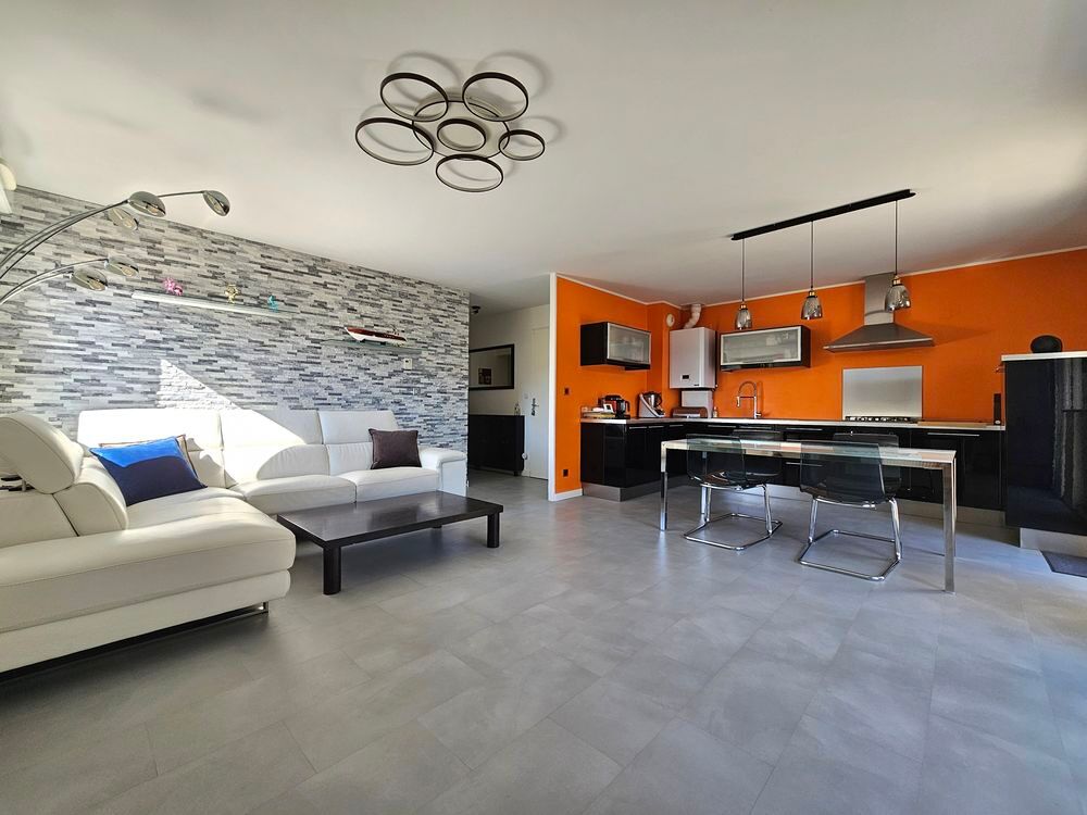 Vente Appartement T3 66 m² entièrement rénové - Dernier étage - Terrasse 13 m² Reignier