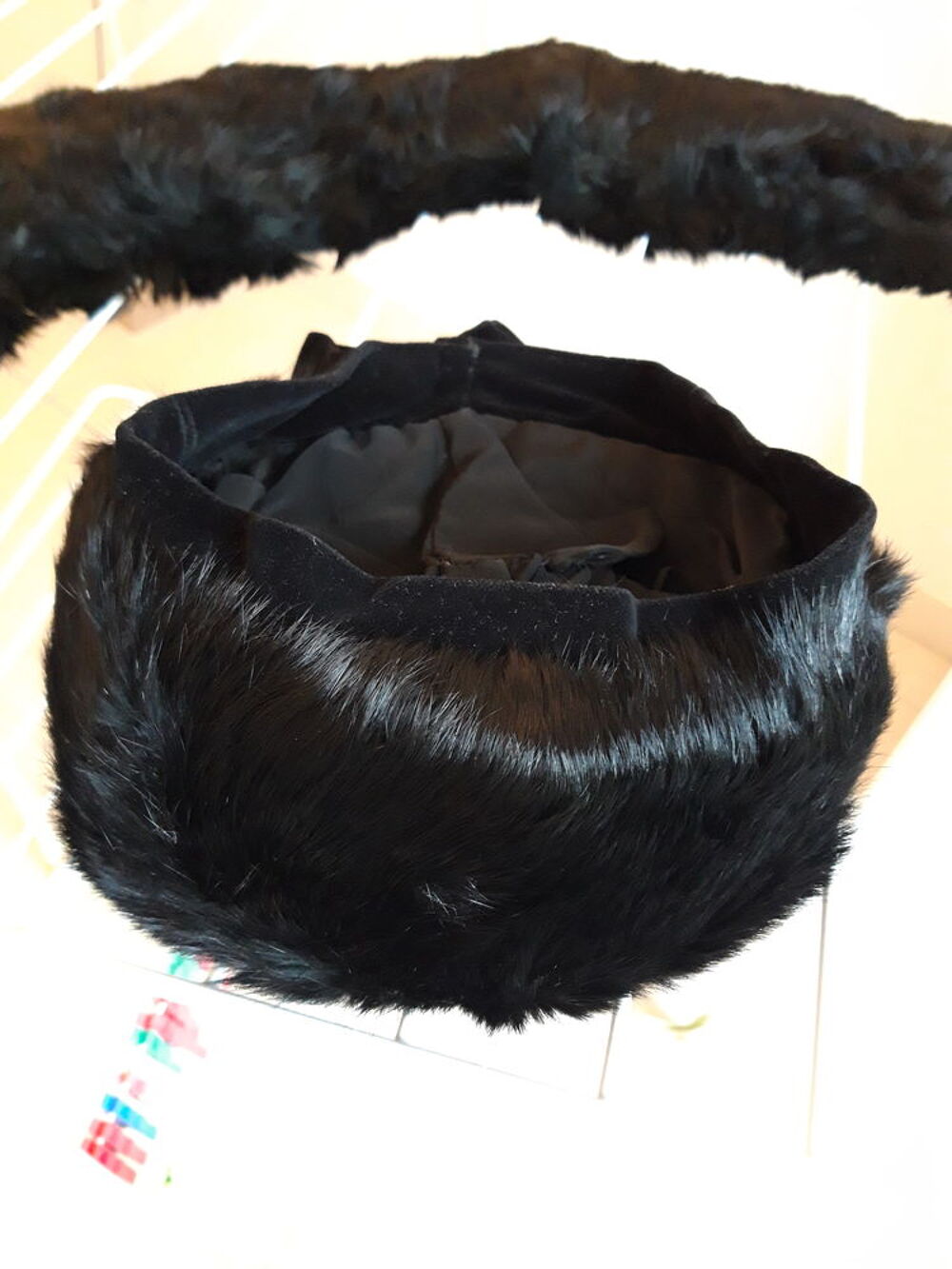 Cols et Toque de Fourrure 
Vêtements