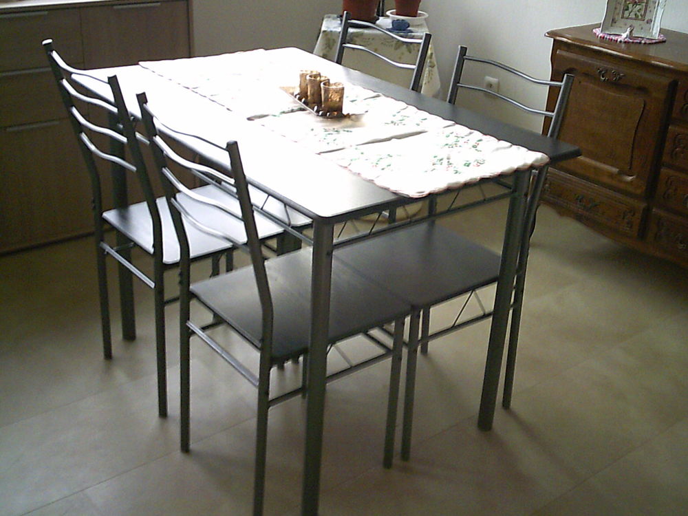 Ensemble table et chaises de cuisine NEUF Meubles