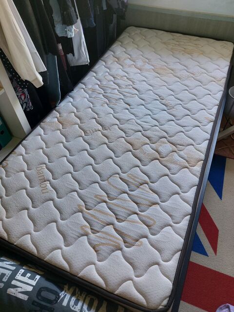 Lit simple IKEA, matelas offert 70 Garches (92)