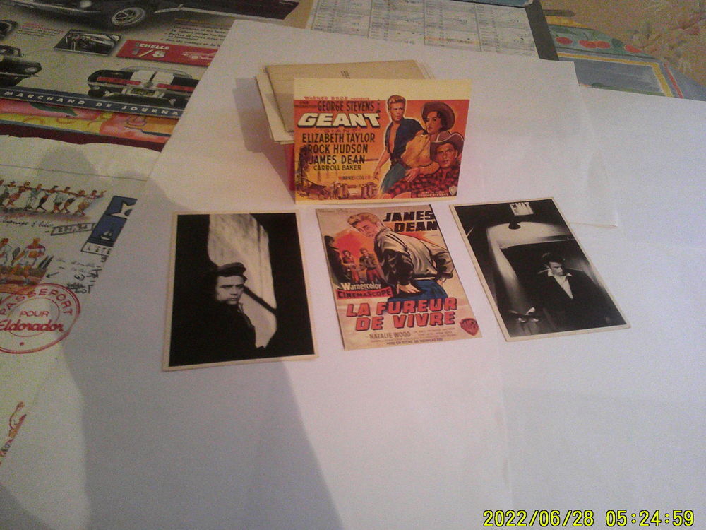 lot de ( 19 ) cartes anciennes de JEAMES DEAN 
