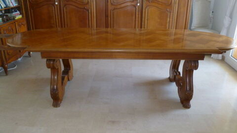 Grande table de salle à manger en bois massif 0 Saint-Cyr-sur-Mer (83)