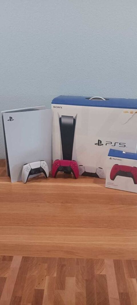PlayStation 5 + 2 manettes DualSense 310 Saint-Laurent (18)