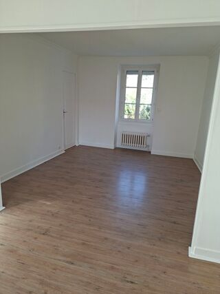 Appartement à louer 4 pièces 82 m²