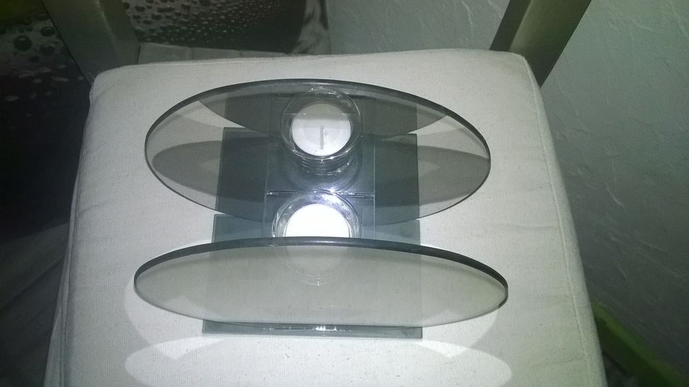 Bougeoir &agrave; Reflets infinis
Neuf
Rond en verre
19.5 cm de Dcoration