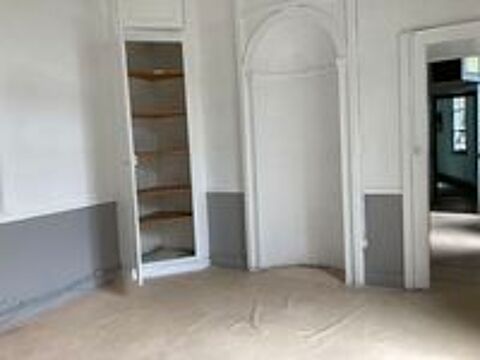   Local professionnel centre ville sur cour 1er étage 