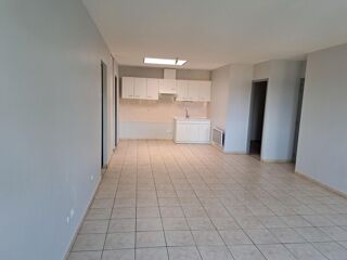  Appartement à louer 5 pièces 99 m²