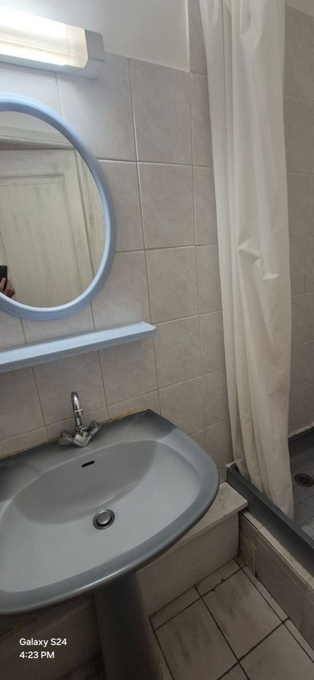 Location Appartement Studio Reims centre  rue Gambetta avec meubles Reims
