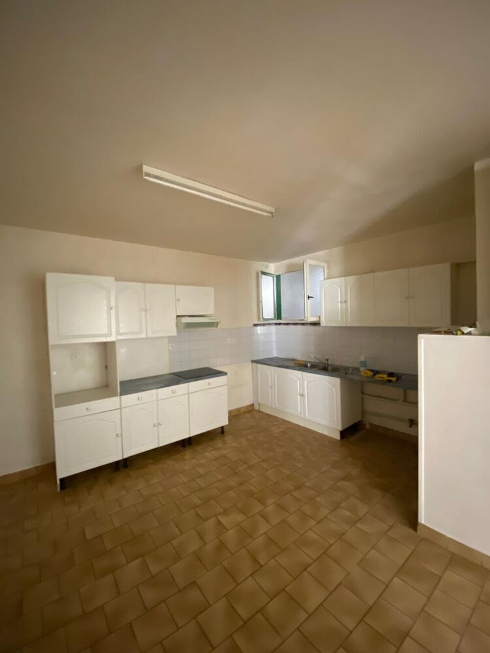 Location Appartement Grand T3 de 100m² - 2 chambres - Tonnerre 550 € CC Tonnerre