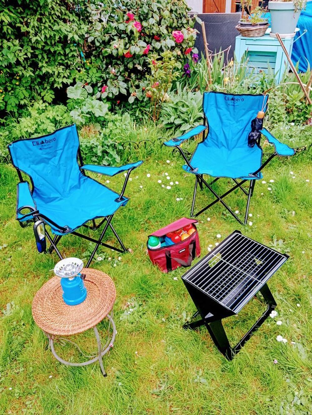 (Neuf) Pack barbecue complet : barbecue + 2 chaises + sac isotherme Jardin