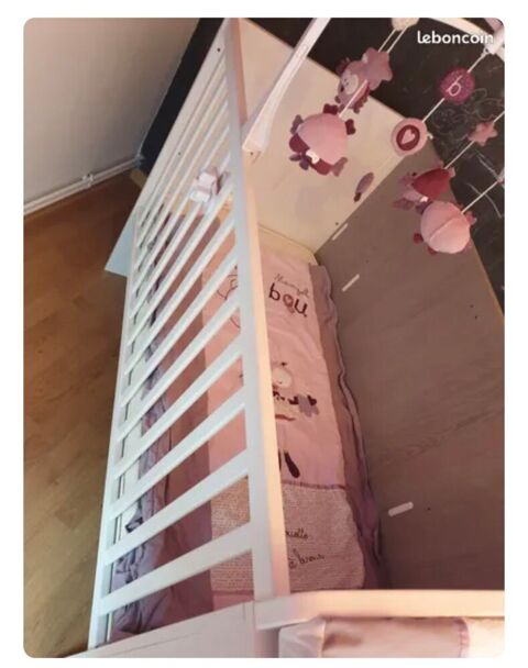 Chambre bébé avec lit et commode 250 Plouvain (62)