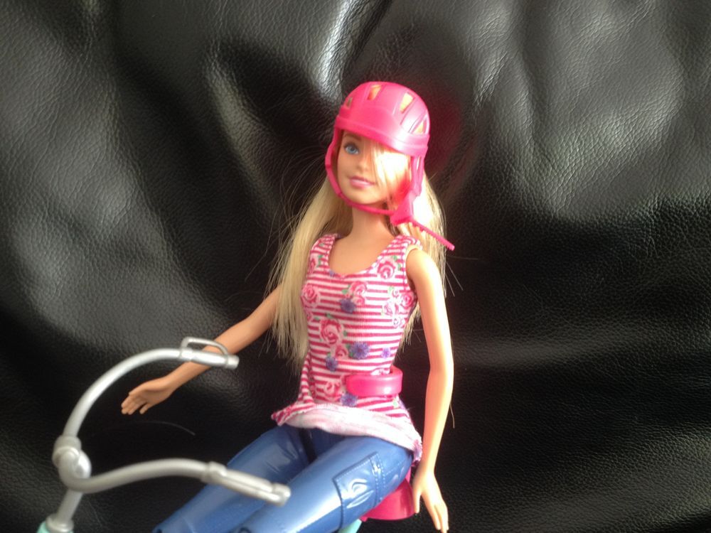 barbie &agrave; v&eacute;lo+chiens Jeux / jouets