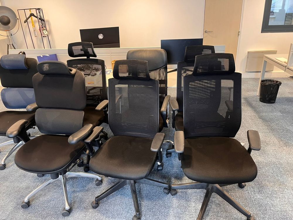 Meubles de bureau + salle de r&eacute;union + t&eacute;l&eacute;viseurs ? bon &eacute;ta Matériel informatique
