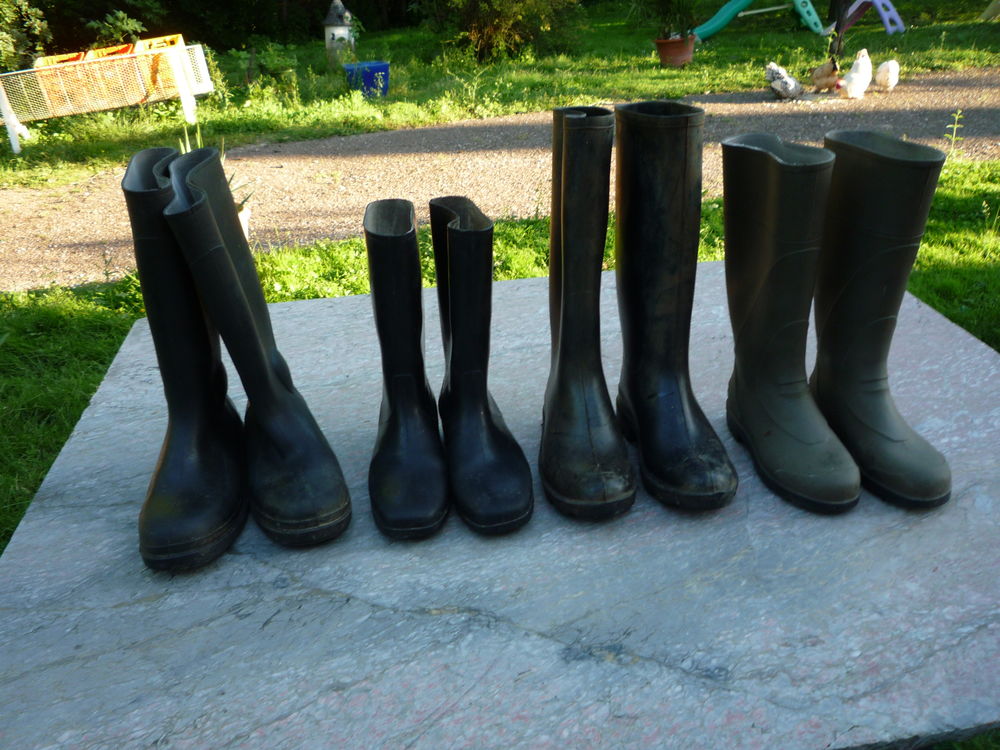 Botte caoutchouc (G)
gauche &agrave; droite 
pointure 44/41/39/37 Chaussures