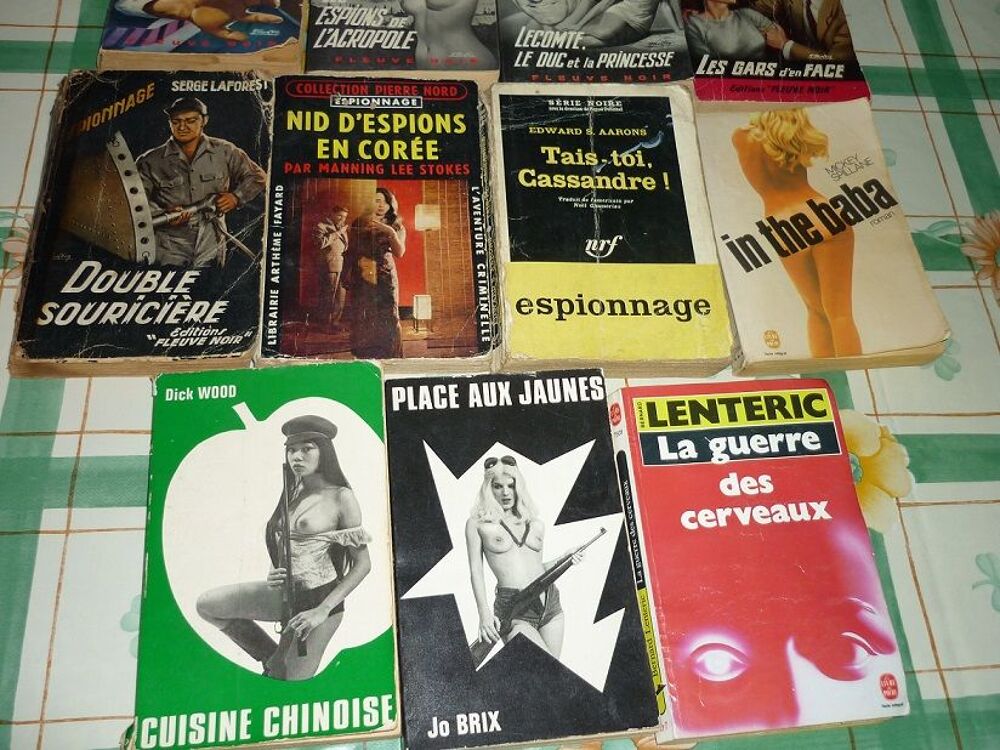 15 LIVRES DE POCHE SERIE "ESPIONNAGE" Livres et BD