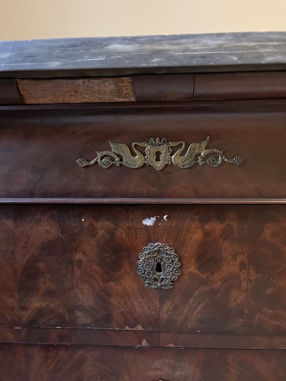 Commode ancienne &agrave; 3 tiroirs Meubles