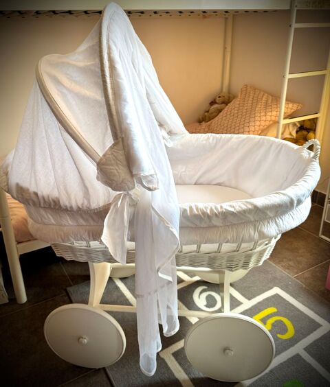 Grand berceau en rotin blanc 50 Martigues (13)