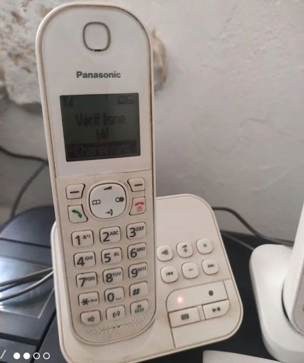 3 PANASONIC " avec r&eacute;pondeur plus notice en excellente &eacute;tat Téléphones et tablettes