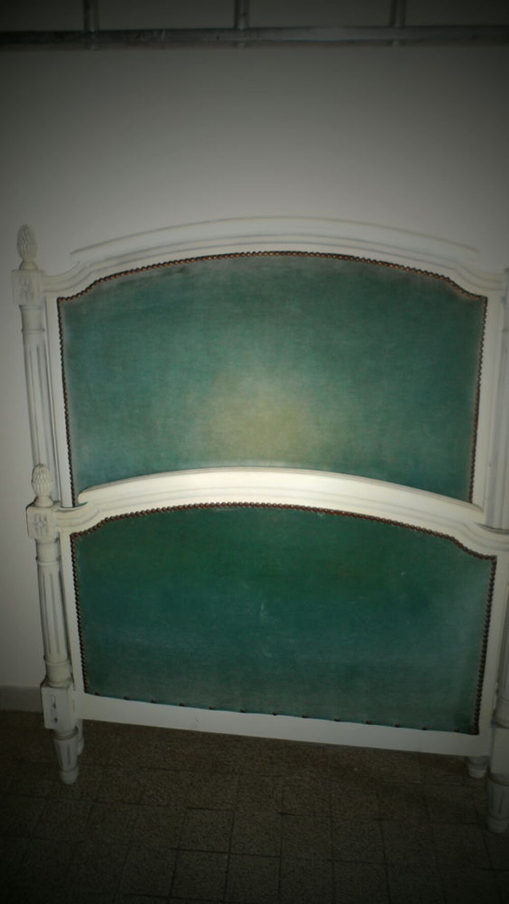 LIT 1 PERSONNES 90 X 190 CMS.STYLE "MARIE ANTOINETTE " 
Meubles