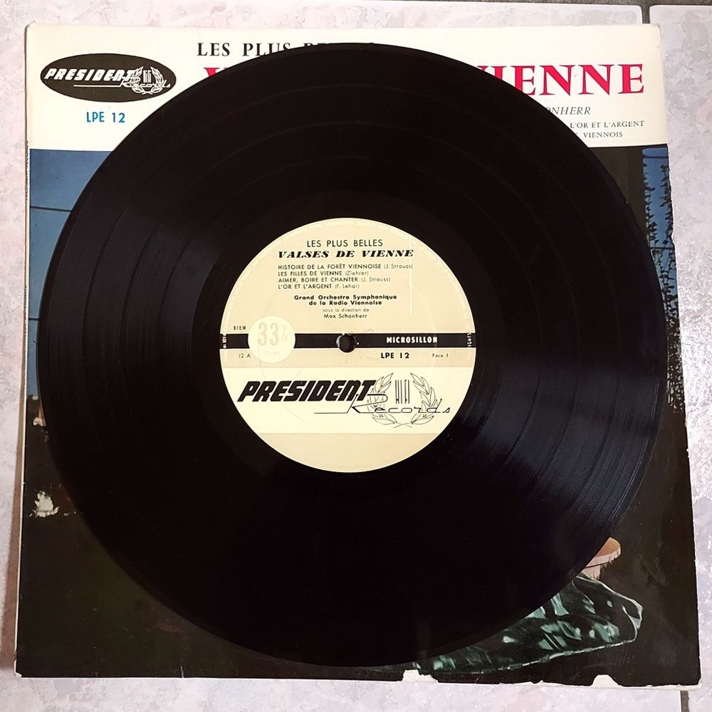 LES PLUS BELLES VALSES DE VIENNE -33t / 25cm- MAX SCHONHERR CD et vinyles