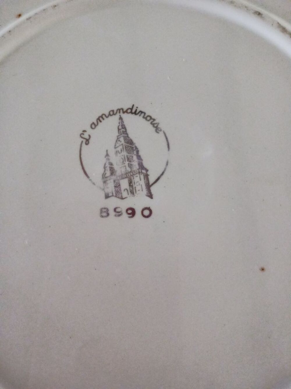 Plat &agrave; tarte "l'amandinoise" poin&ccedil;onn&eacute; et num&eacute;rot&eacute; 28 cm Décoration