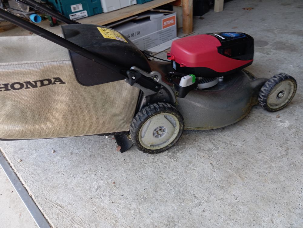 Tondeuse Honda &agrave; batterie Jardin