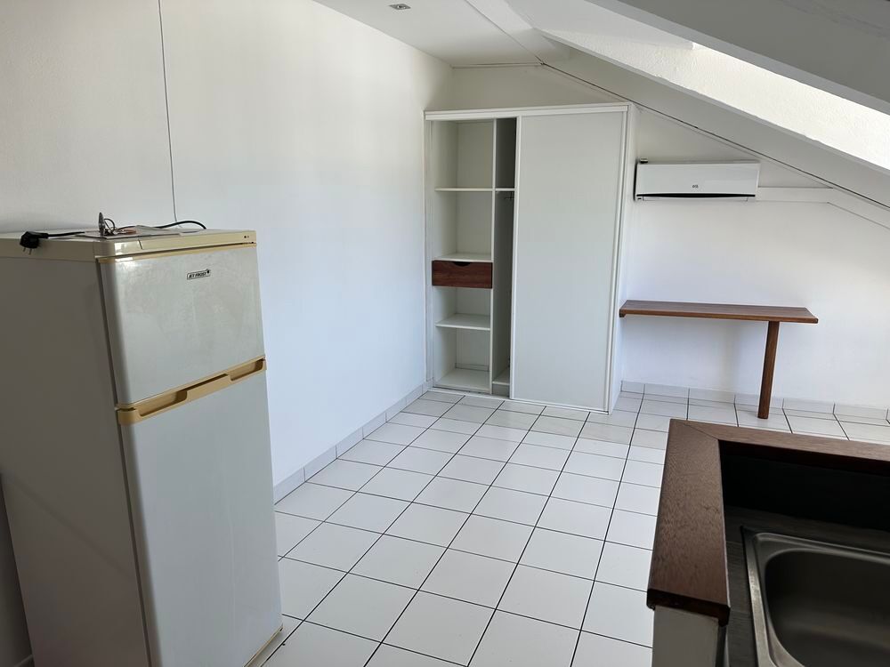 Location Appartement studio 03e étage centre ville de la saline les bains Saint-paul