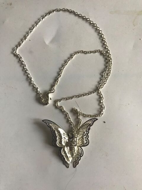 collier et pendentif 15 Champagnolles (17)
