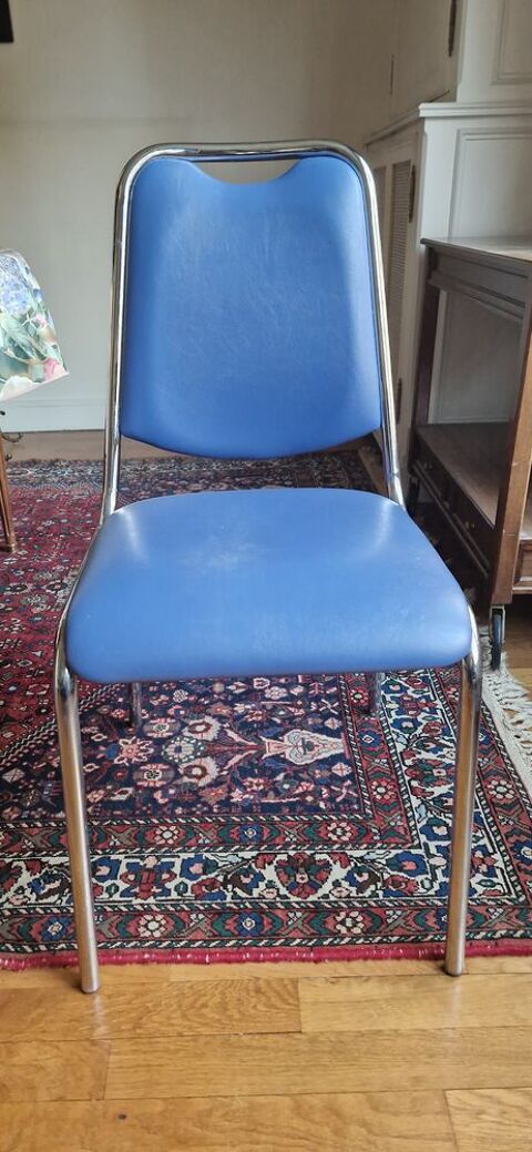 3 chaises de cuisine en skaï bleu 80 Le Petit Clamart (92)