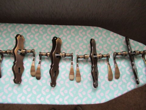 Poignes de porte  l'unit ou en lot 40 Cernay (68)