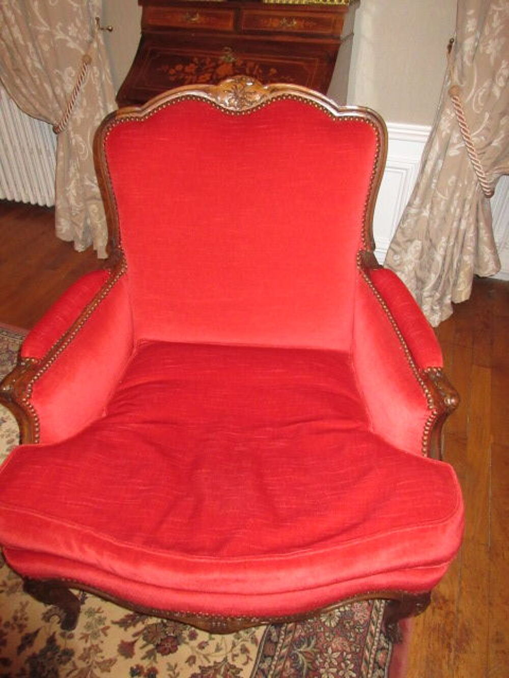 Tr&egrave;s joli salon ancien de style Louis xv en chene et velours Meubles