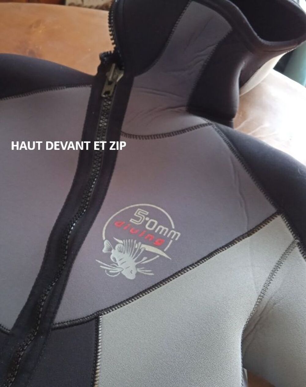 Tenue de plong&eacute;e 2 pi&egrave;ces veste zipp&eacute;e. 
Sports
