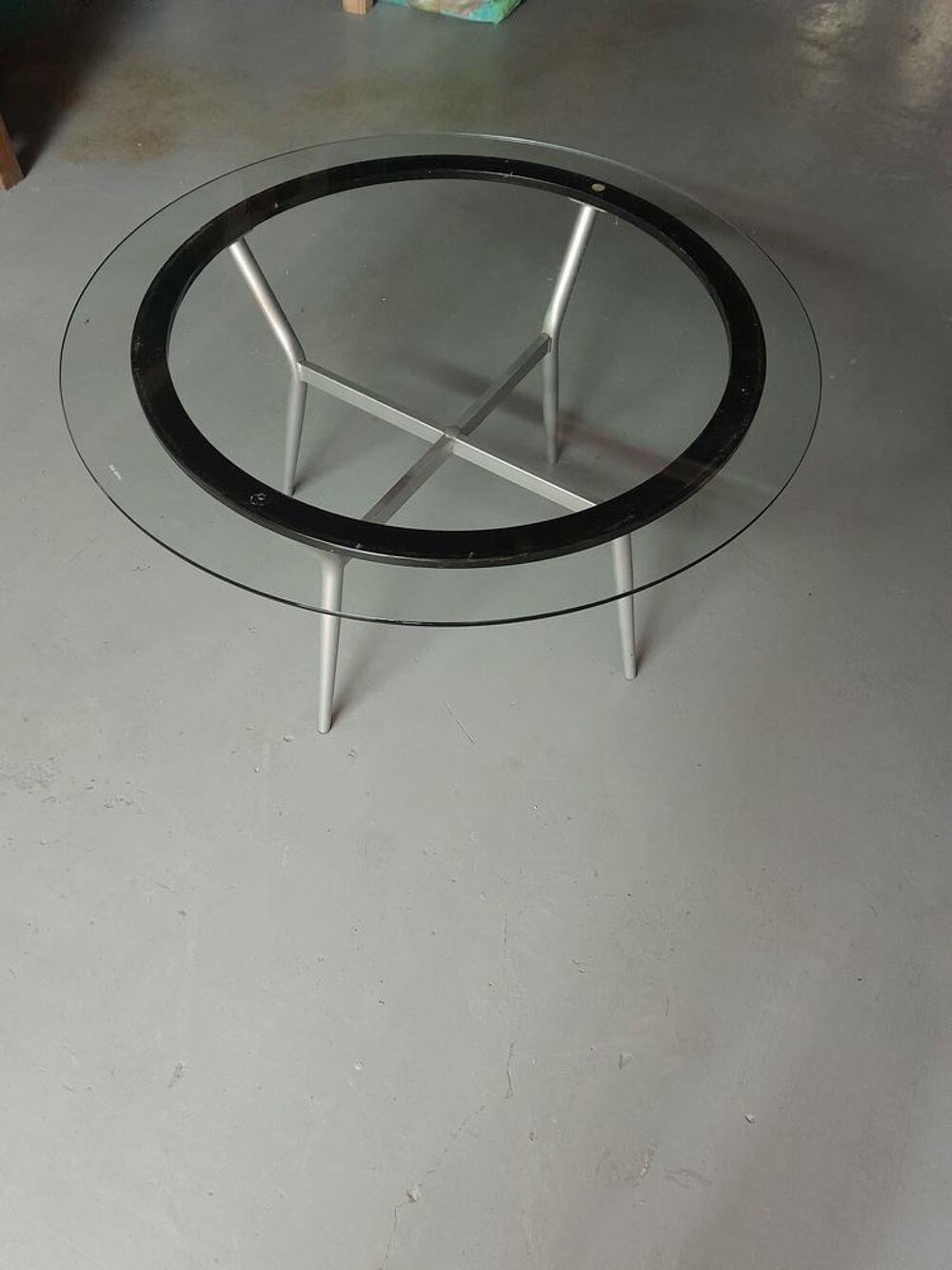 Table de salon dessus en verre Meubles
