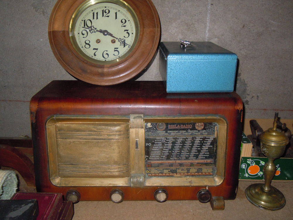 une centaine d objets anciens . je vide ma maison..... Décoration