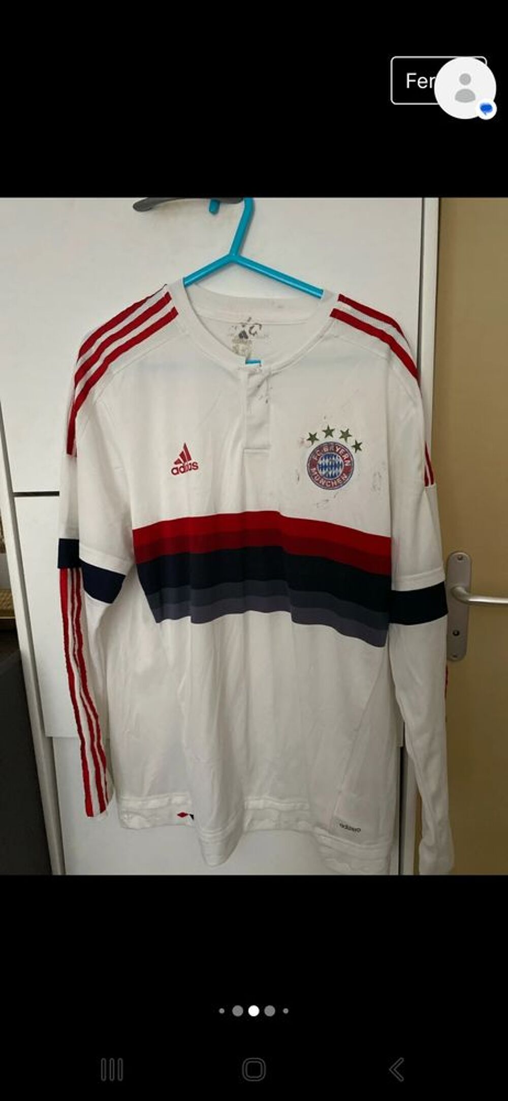 MAILLOT DE FOOTBALL VINTAGE. 
Vêtements