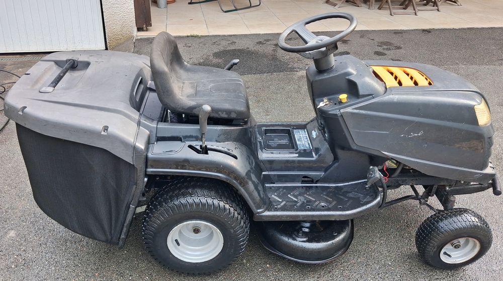 tracteur tondeuse Jardin