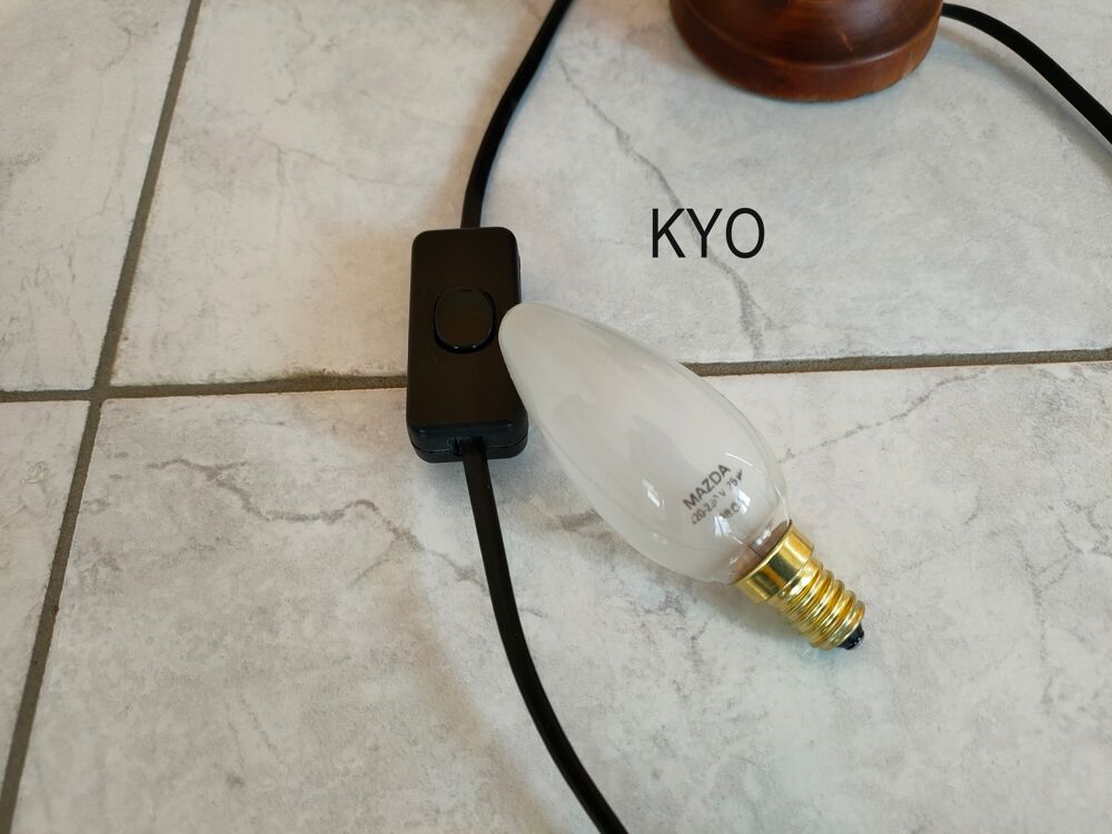 Lampe chevet bois &agrave; poser abat-jour conique rond blanc tissu Décoration