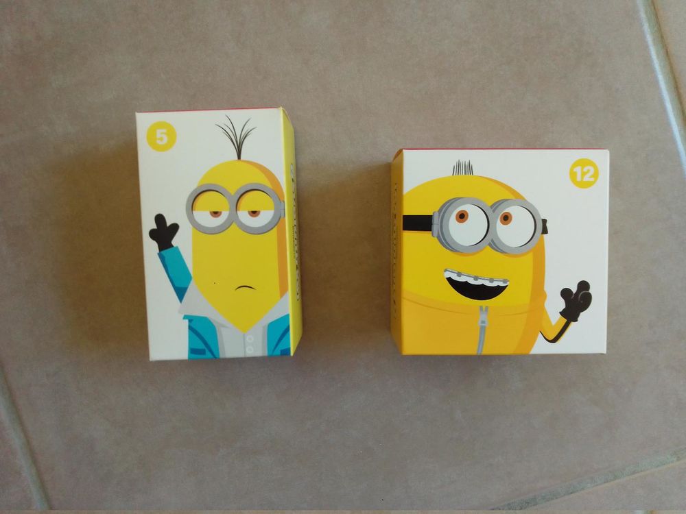 Lot de deux figurines 5 et 12 minions Mac donalds Jeux / jouets