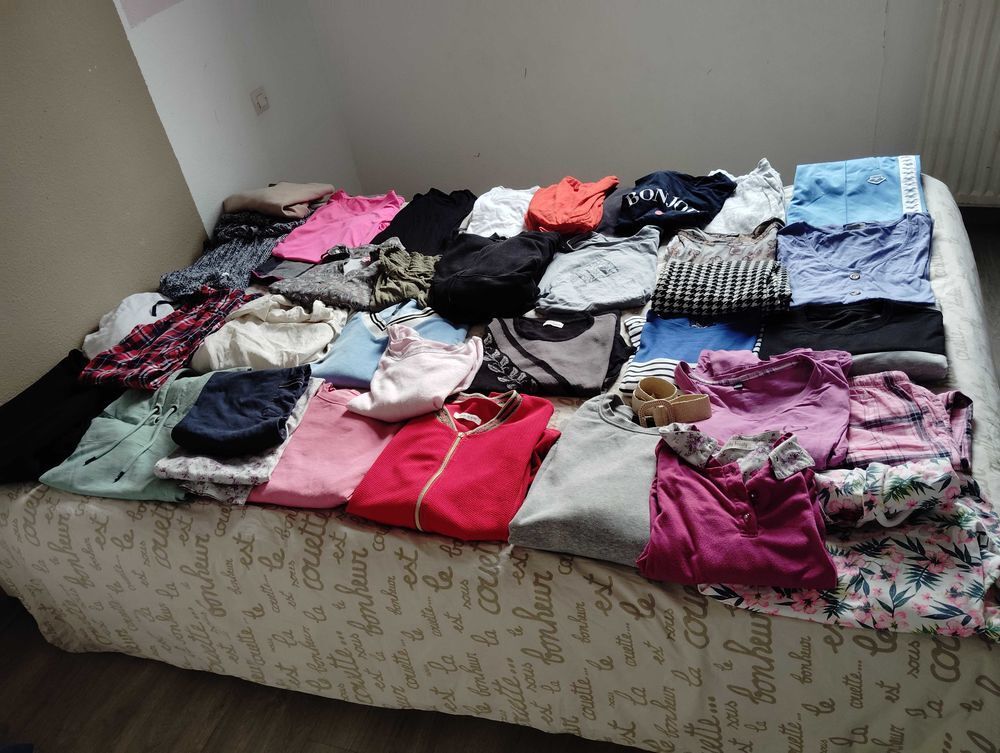 &eacute;norme lot de v&ecirc;tements femme taille 38 Vêtements