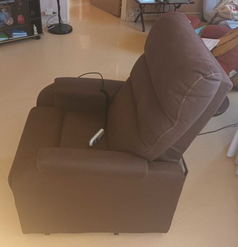 FAUTEUIL RELEVEUR Meubles