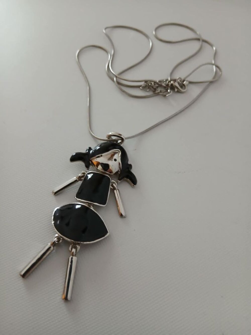  Joli sautoir petite fille articul&eacute;e de marque neuf N&deg;1412 Bijoux et montres
