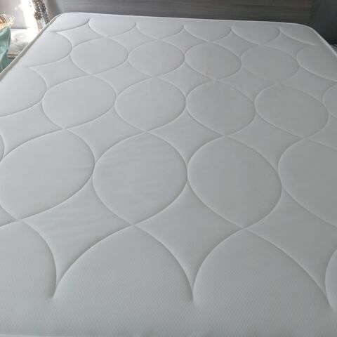 Matelas blanc surpiqu� 250 Crottet (01)