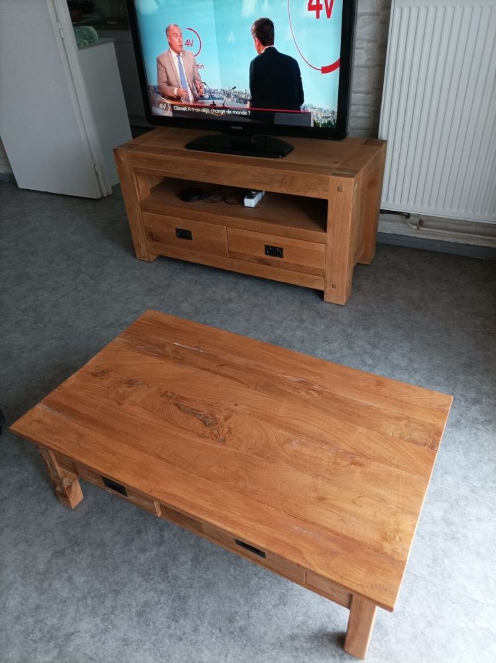 meuble TV ch&ecirc;ne massif huil&eacute; longueur 120 largeur 50 hauteur 60,table basse massif longueur 100 cm largeur 60 hauteur 35 Meubles